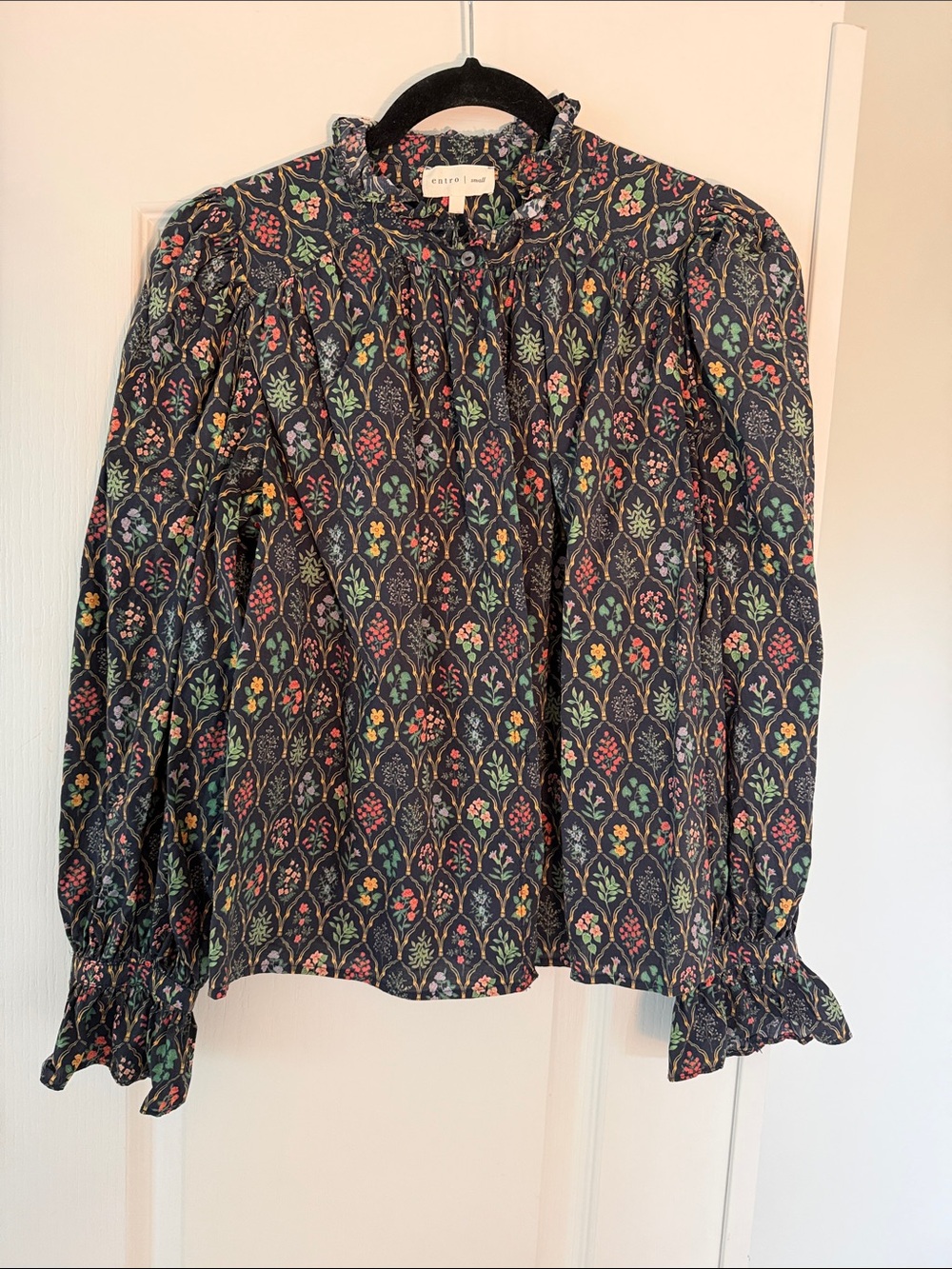 entro Black Floral Ruffle-Neck Blouse